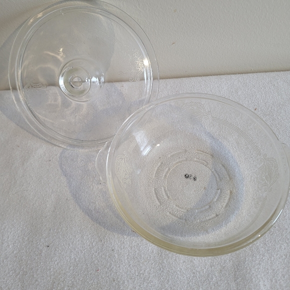 K15: VINTAGE ANCHOR Hocking bowl and lid - Picture 4 of 12